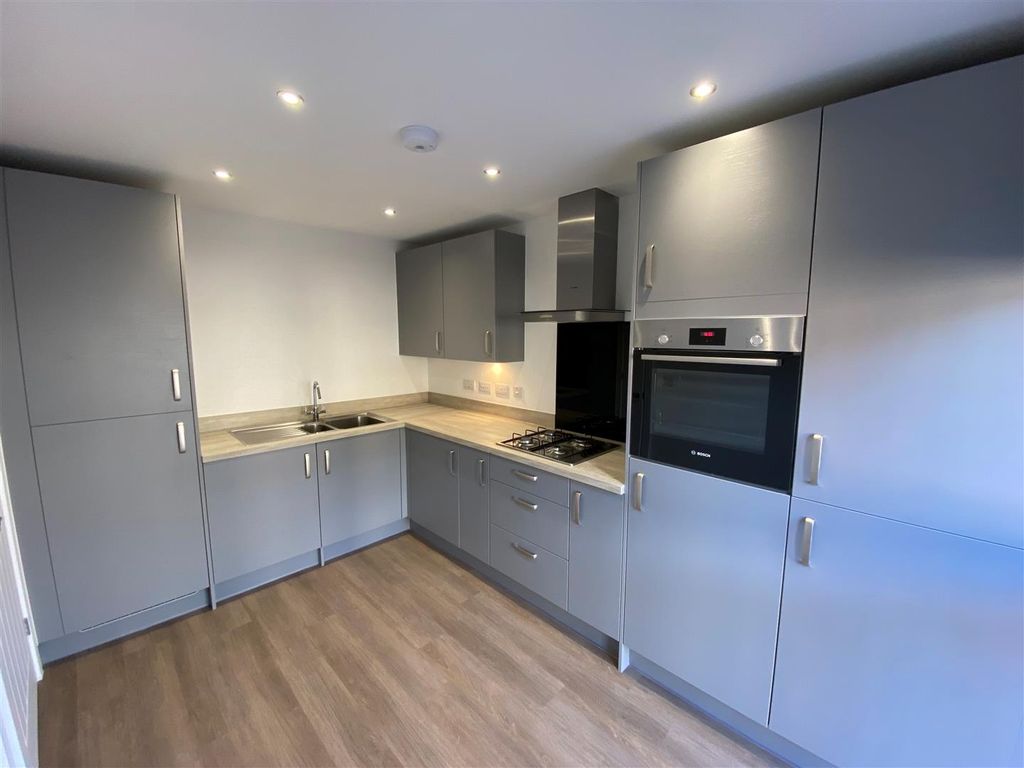 Property photo 3 of 10 Kitchen 2.Jpg