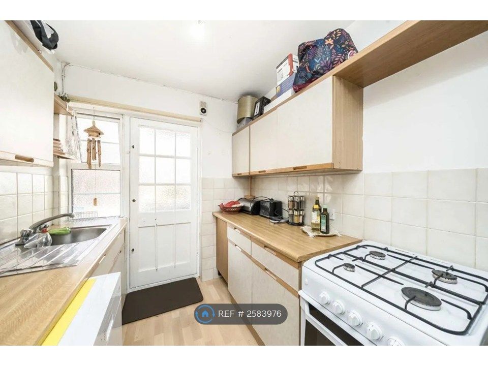 Property photo 3 of 4 Kitchen
