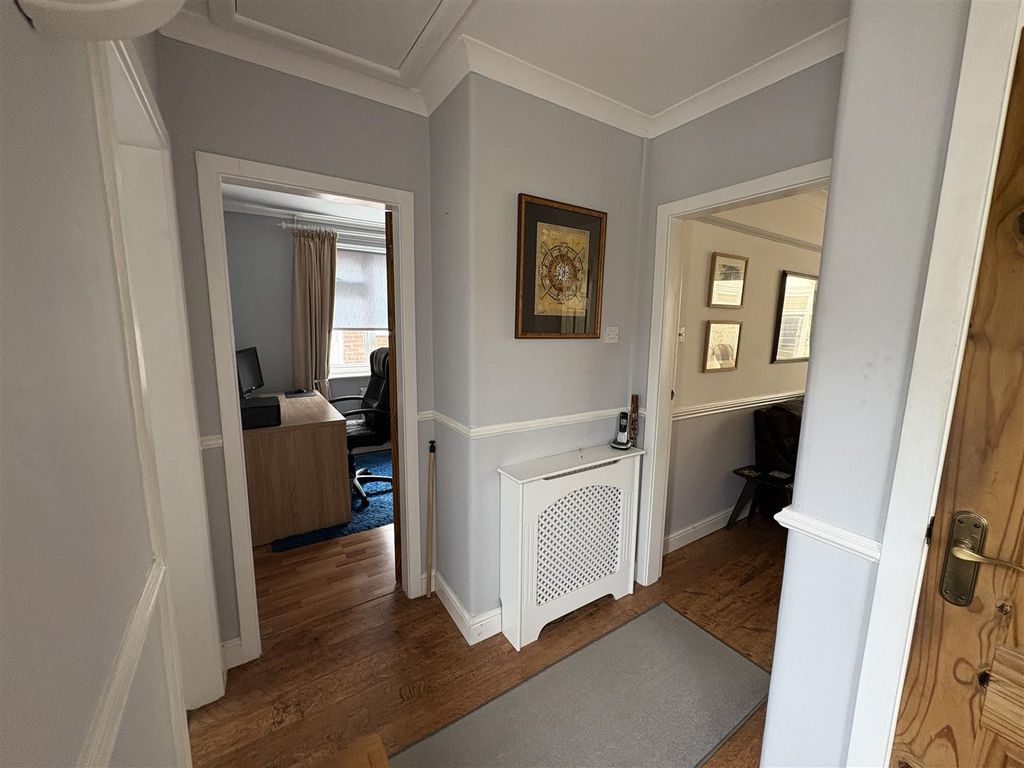 Property photo 2 of 17 20251024_130353556_Ios.Jpg