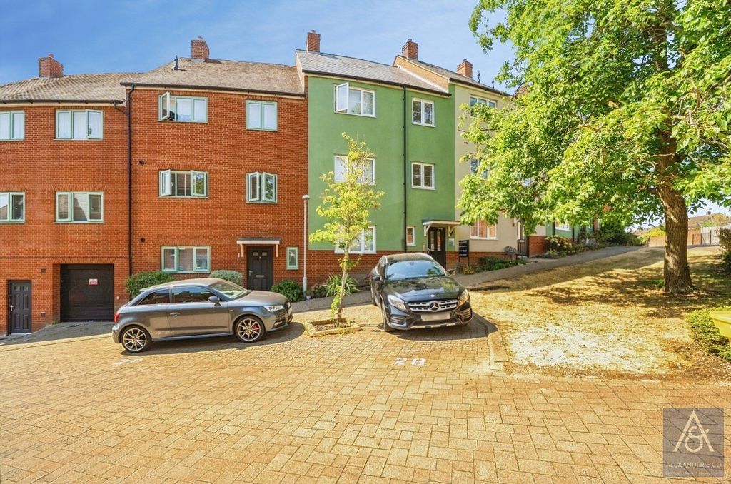 Property photo 1 of 16 Pbox-Img.Jpg