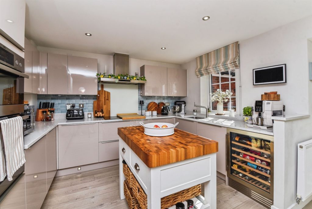 Property photo 3 of 17