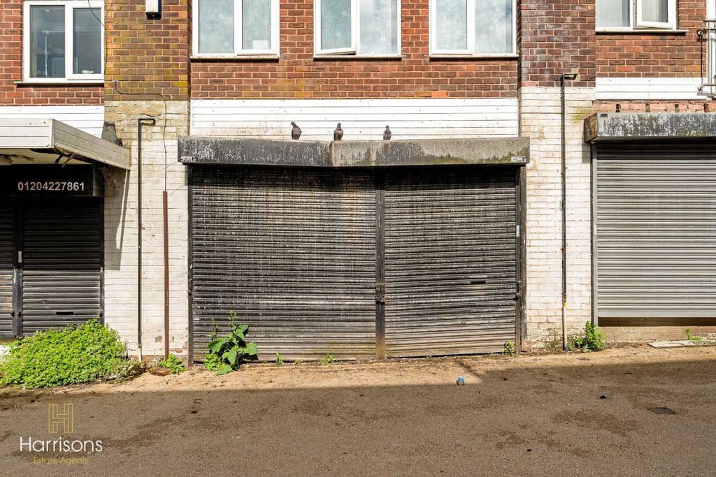 Property photo 3 of 51 4614692