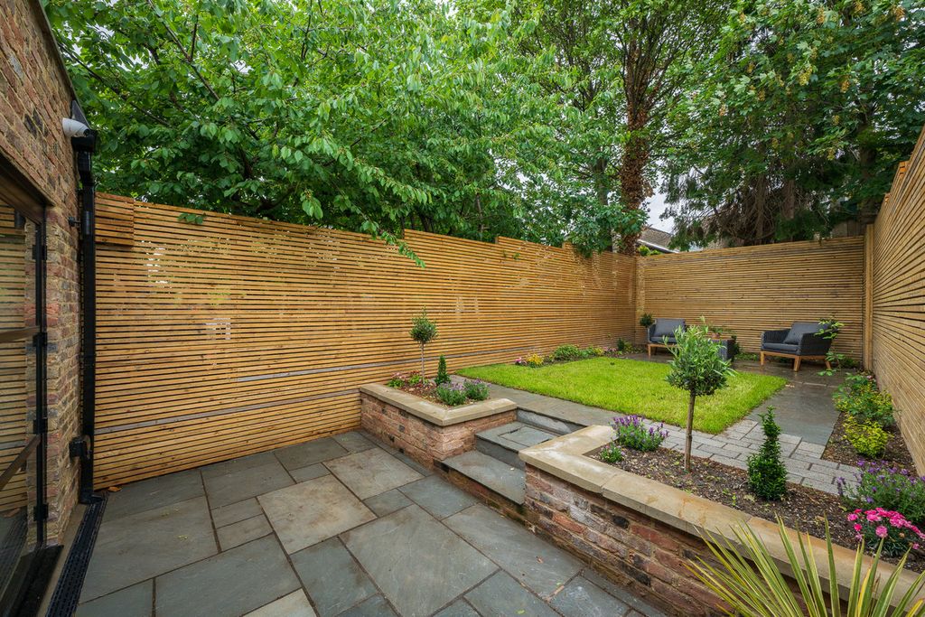Property photo 3 of 22