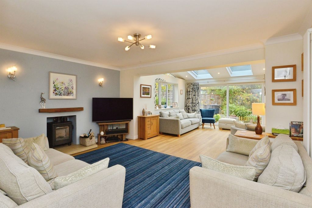 Property photo 3 of 21