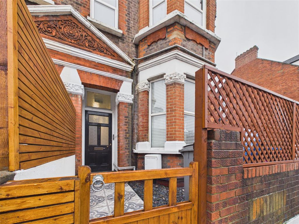 Property photo 1 of 7 Front