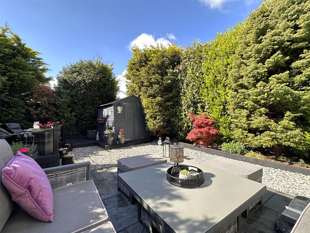 Property photo 3 of 26 Lovely Landscaped Garden 600