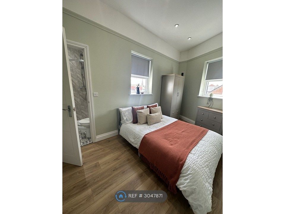 Property photo 2 of 7 Room 4