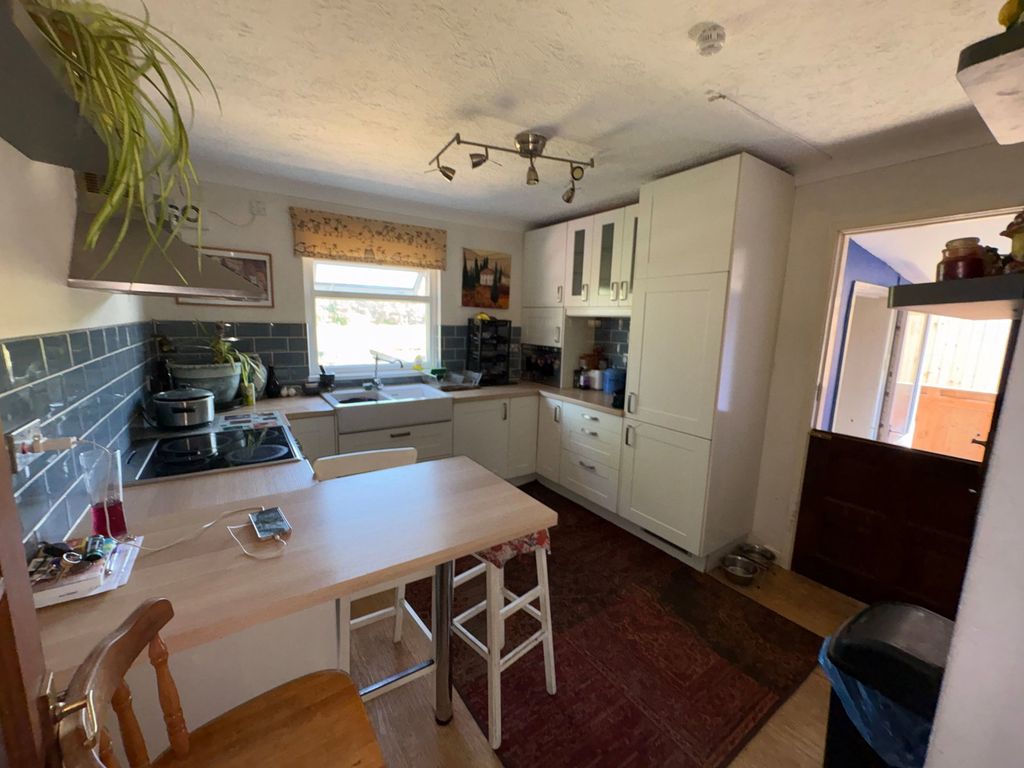 Property photo 3 of 21
