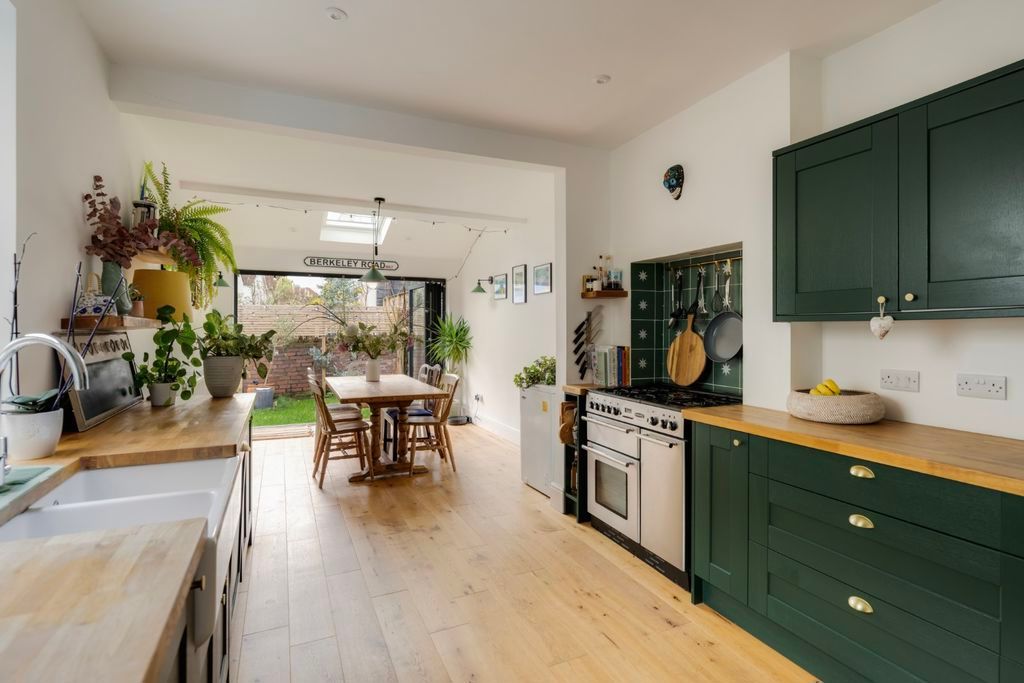 Property photo 1 of 20 Kitchen