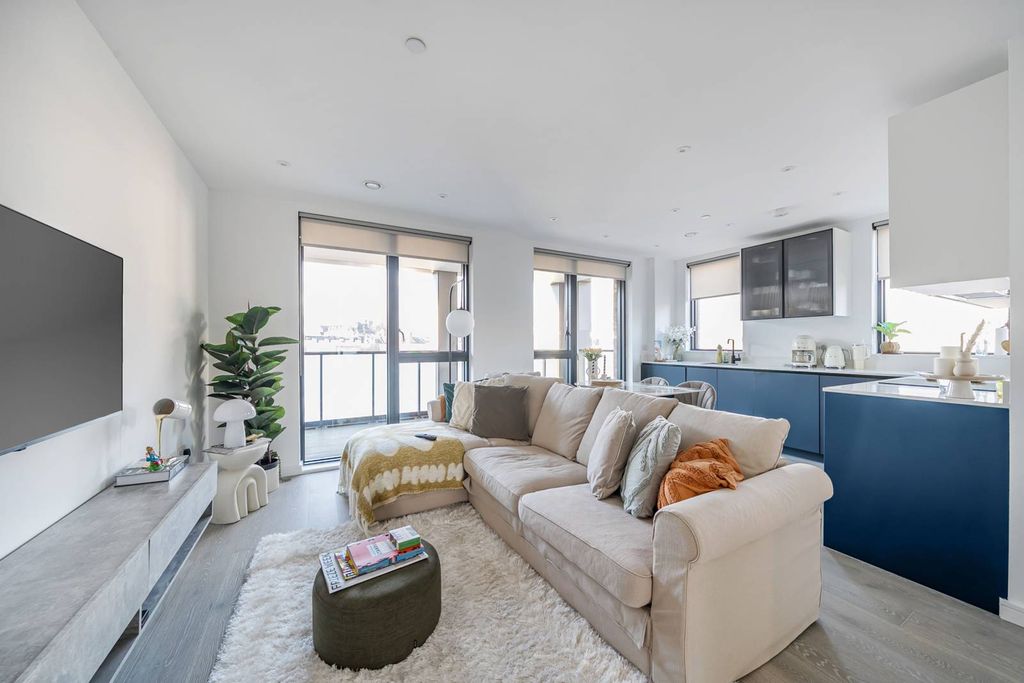 Property photo 2 of 9