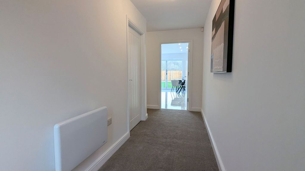 Property photo 3 of 36