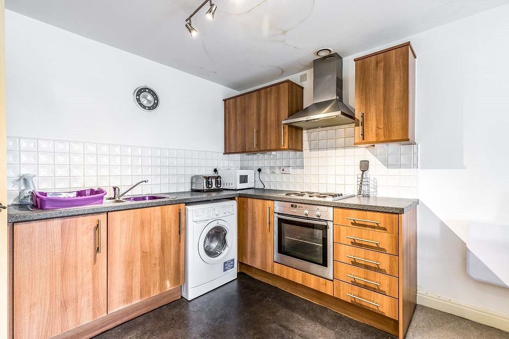 Property photo 3 of 8 Photo