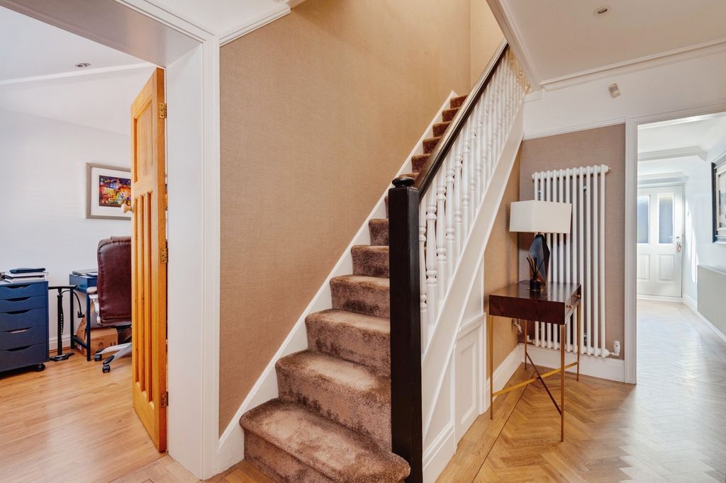 Property photo 2 of 21 Pbox-Img.Jpg