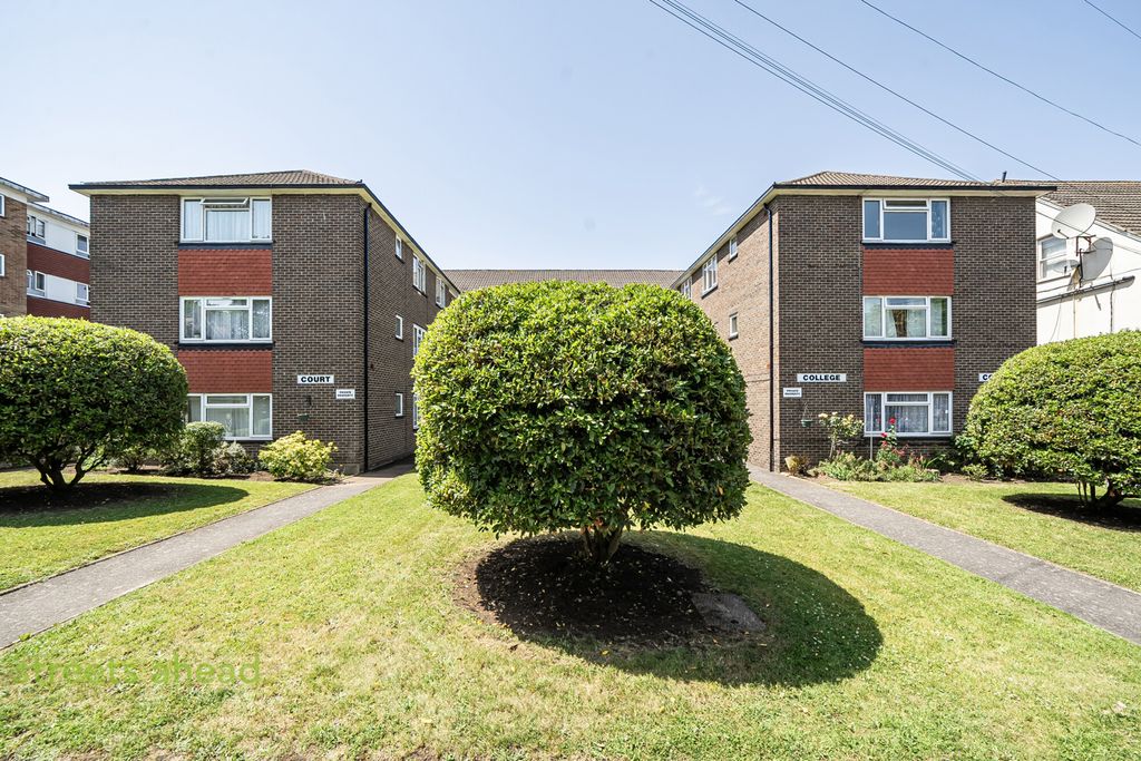 Property photo 1 of 13 1Af0F28F-B7Bd-4c8...