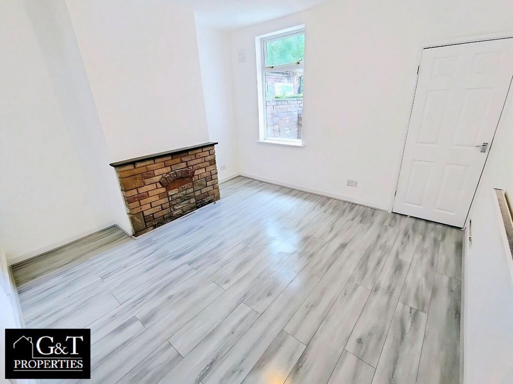 Property photo 3 of 10 Middle Reception Room