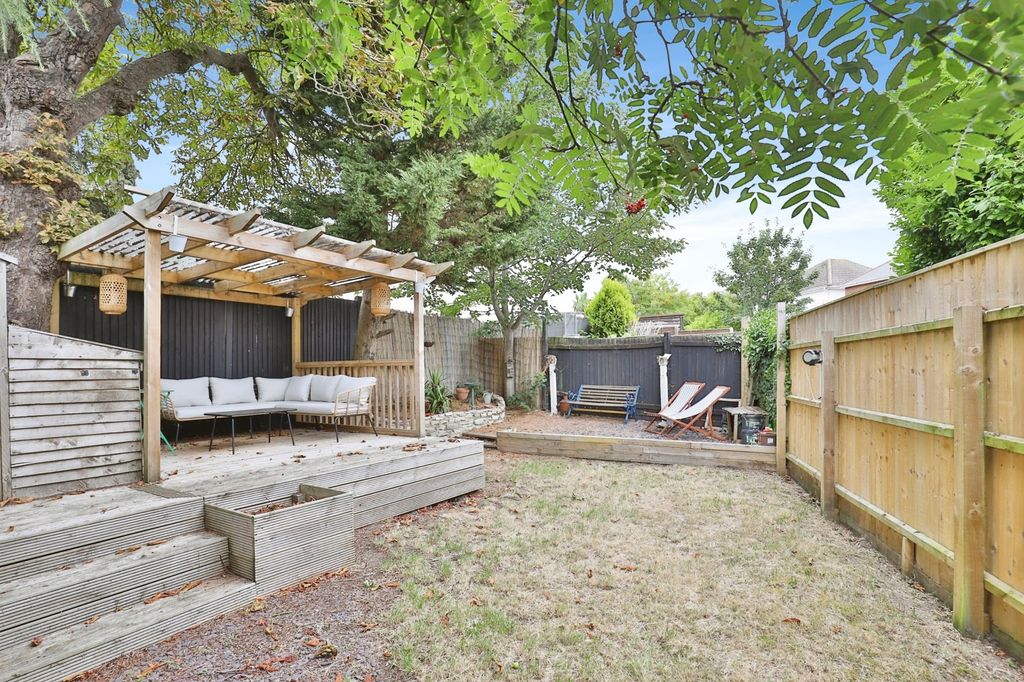 Property photo 2 of 16 Photo