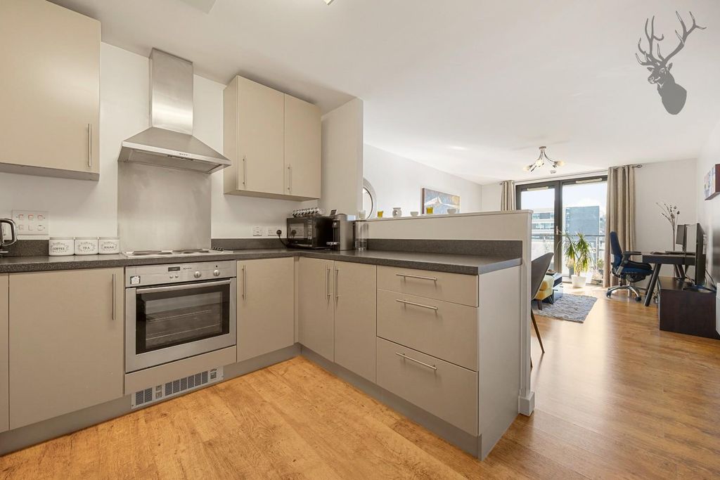 Property photo 3 of 20