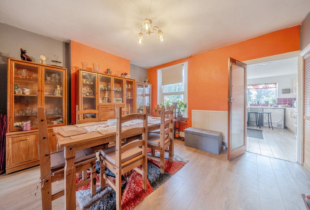 Property photo 2 of 20 1402801-4-6978F55...