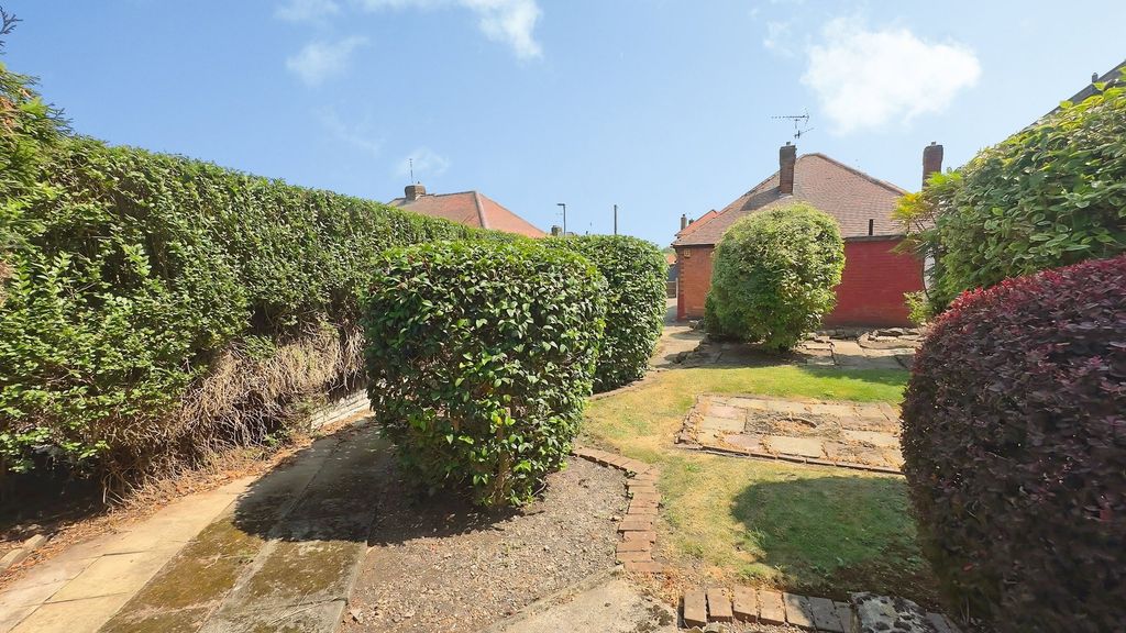 Property photo 2 of 27