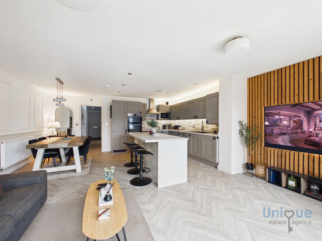 Property photo 2 of 24