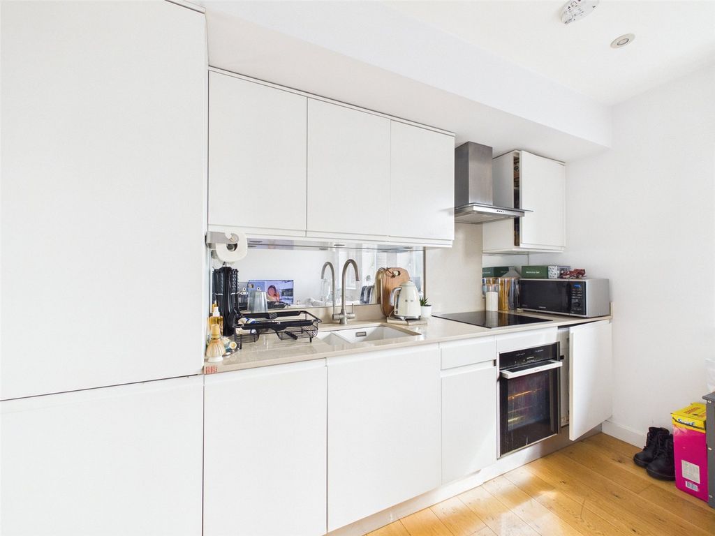 Property photo 3 of 5 Picture No. 18