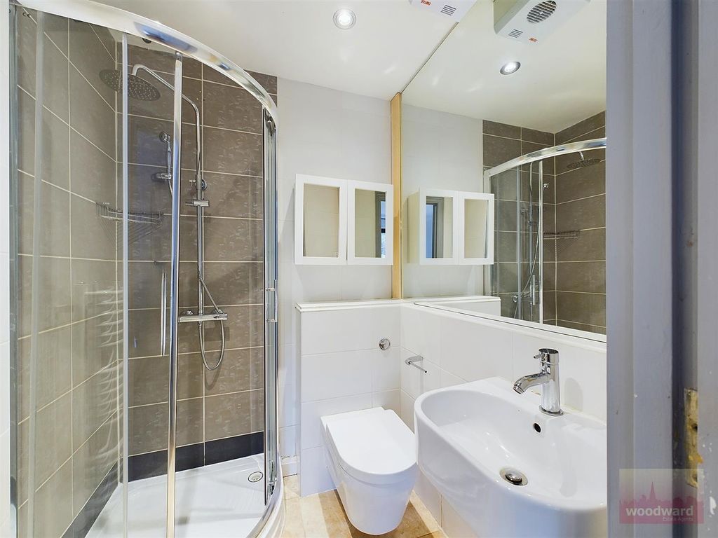 Property photo 3 of 14 Cam01320G0-Pr0152-Still009.Jpg