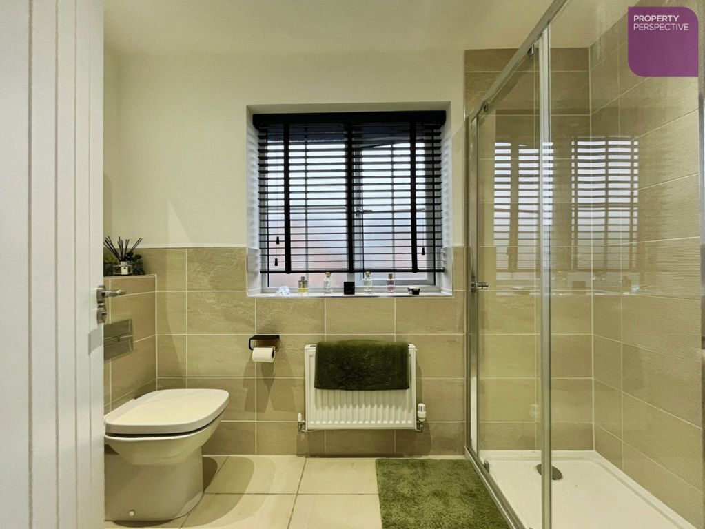 Property photo 3 of 16 En Suite