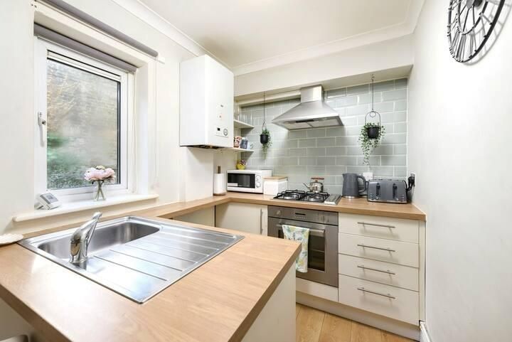 Property photo 3 of 14 Kitchen