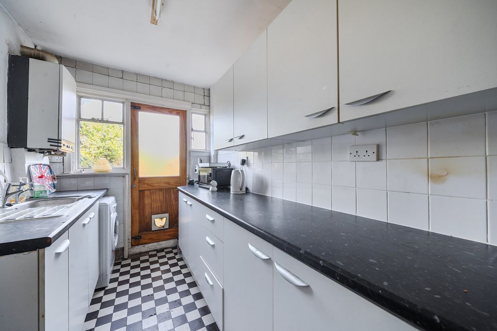 Property photo 3 of 14 1434811-4-69c539d...