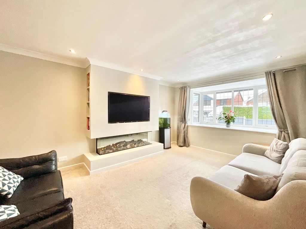 Property photo 2 of 31