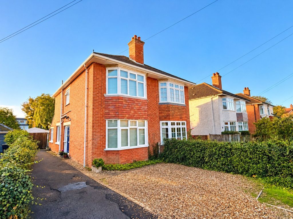 Property photo 1 of 13 External