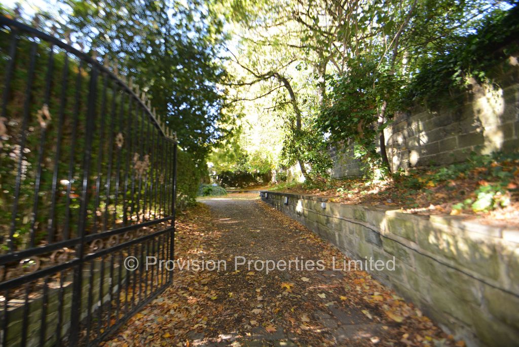 Property photo 2 of 19 Photo