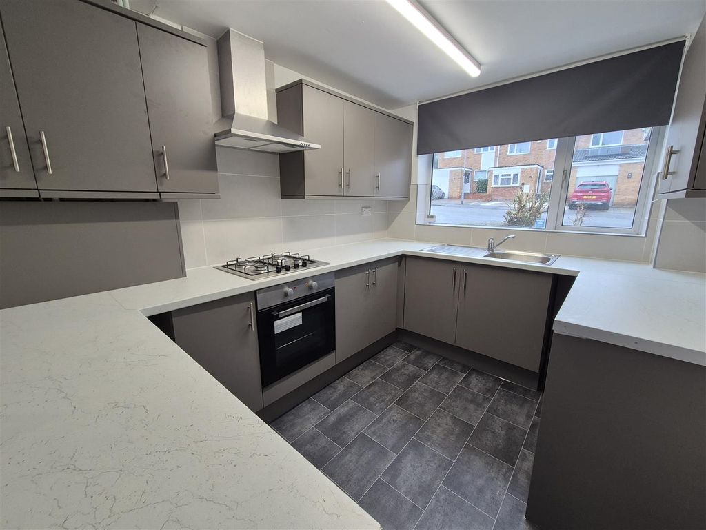 Property photo 2 of 18 Kitchen