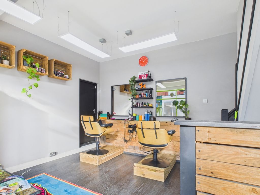 Property photo 1 of 8 Photo 3