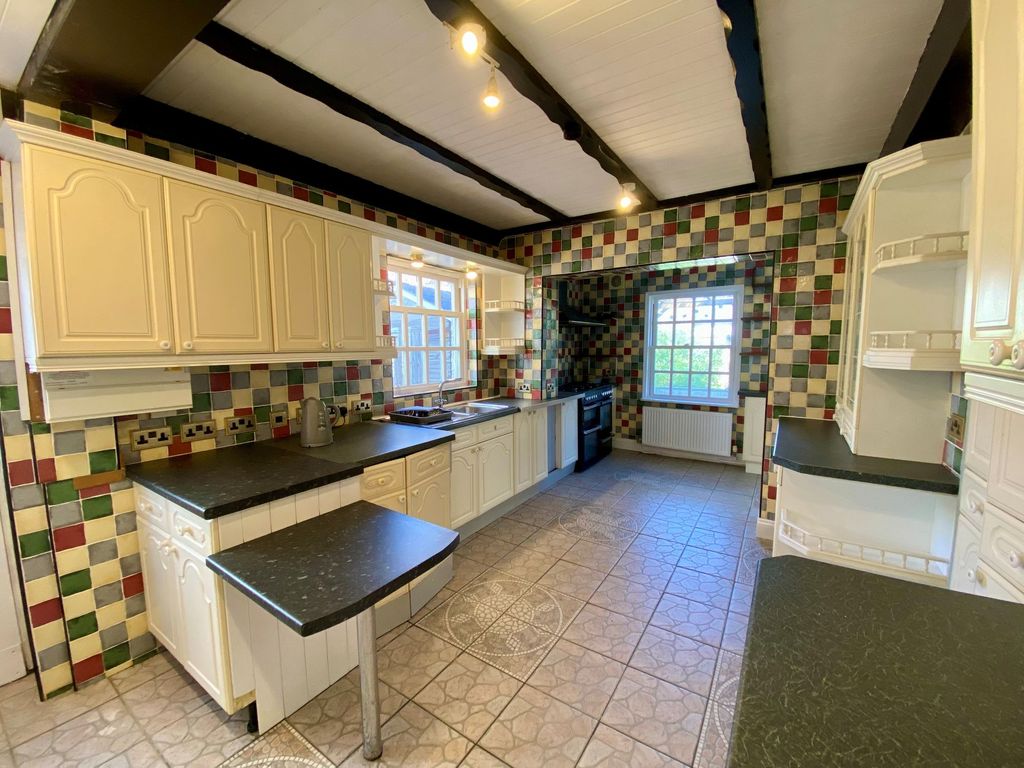 Property photo 3 of 15 Kitchen