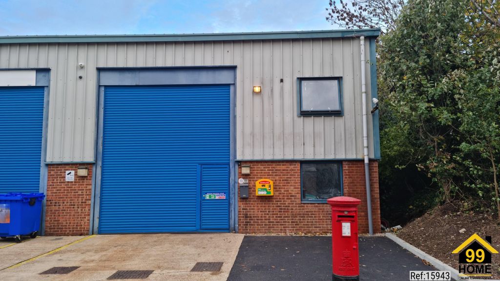 Property photo 3 of 8 Photo 2