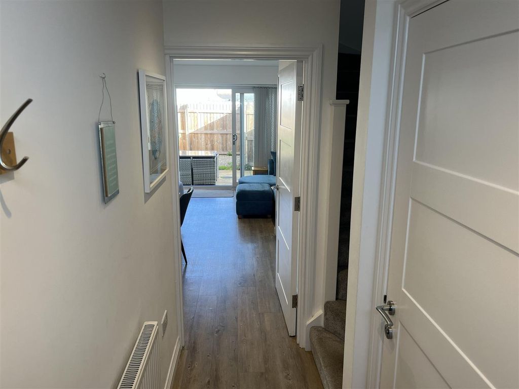 Property photo 2 of 14 3 Kinglsey Mews