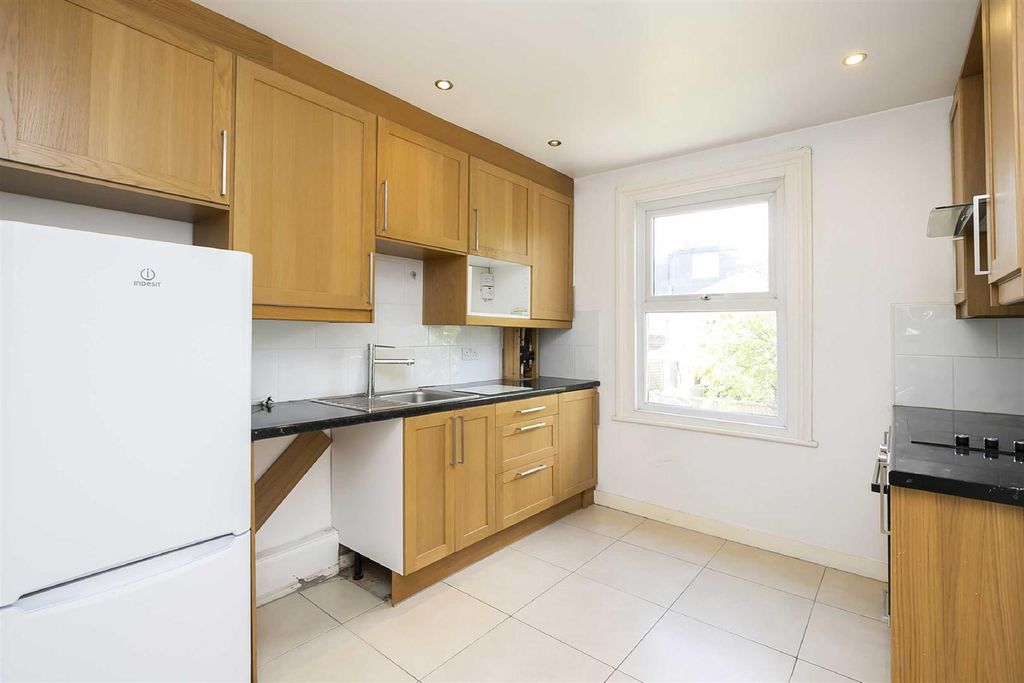Property photo 3 of 8