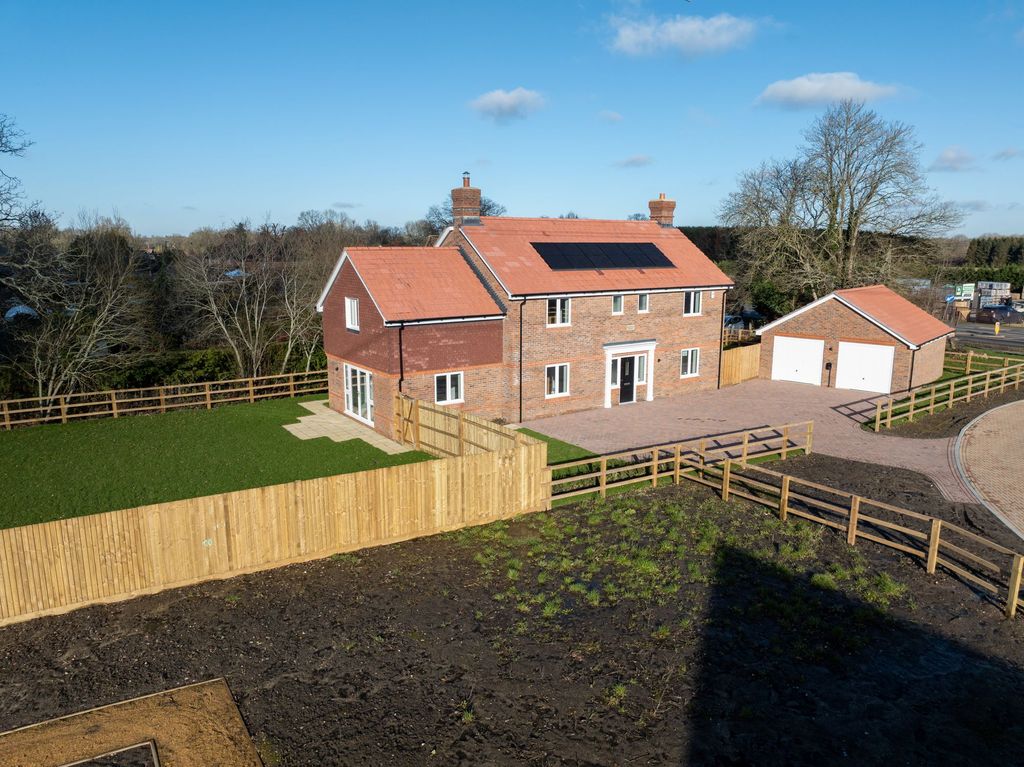 Property photo 1 of 27