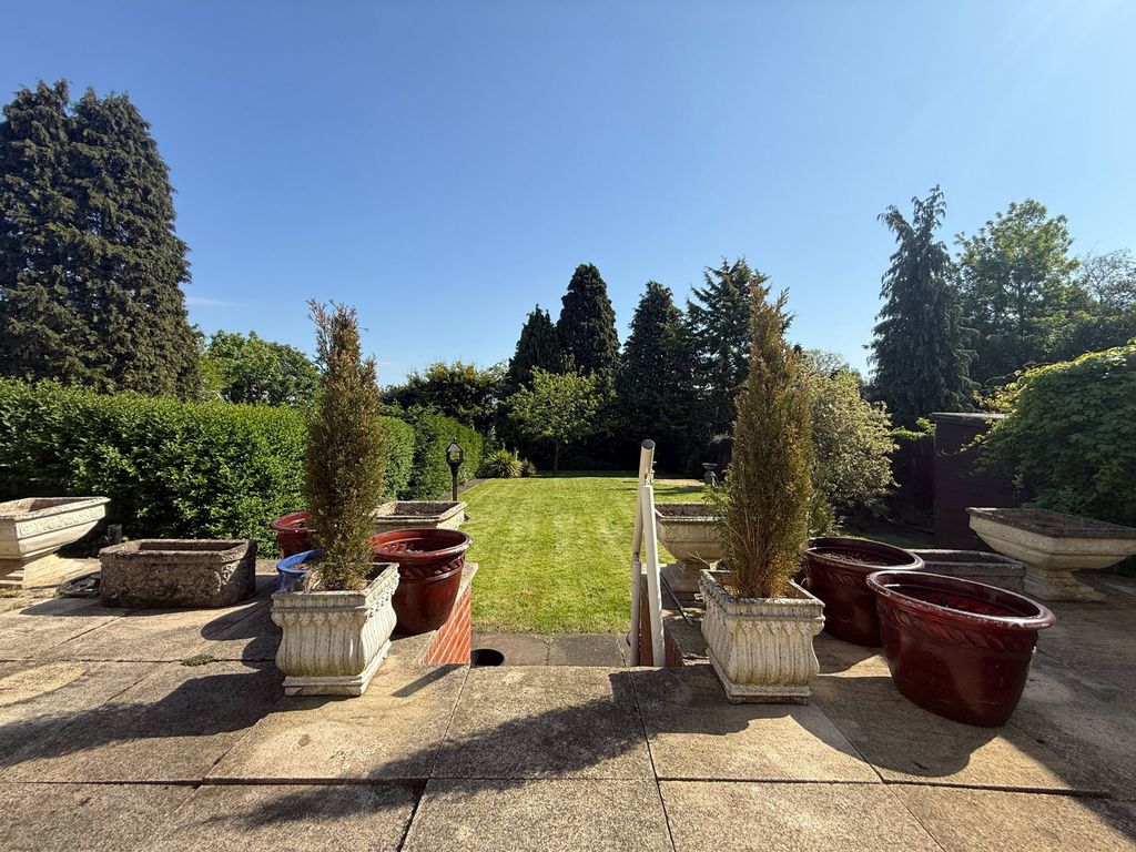 Property photo 2 of 21