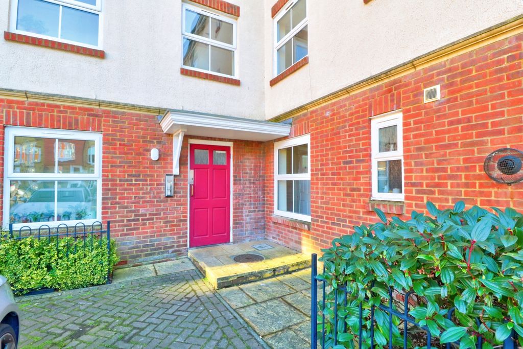 Property photo 1 of 10 Front External