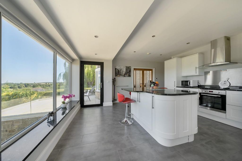 Property photo 1 of 20 1325515-14-68710dc3Ead98.Jpg