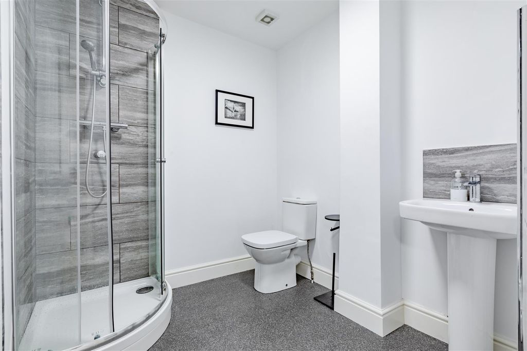 Additional image 5 of 14 bed terraced house to rentFirst Avenue, Hove BN3