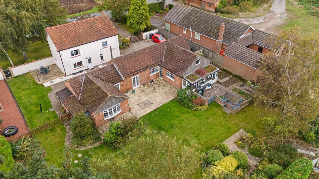 Property photo 3 of 33