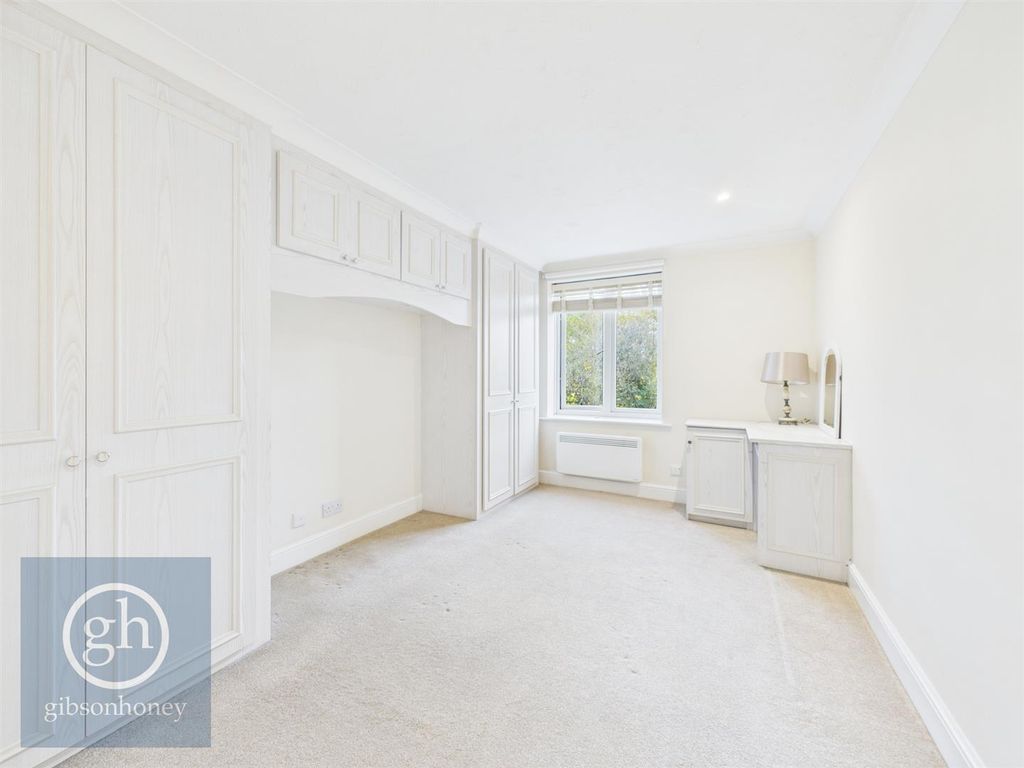 Property photo 3 of 9 Cam05080G0-Pr0222-Still005.Jpg