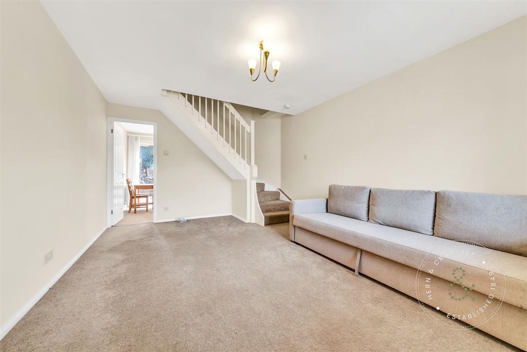 Property photo 3 of 18 Acorn-Grove-06.Jpg