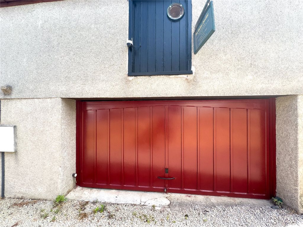 Property photo 2 of 3 Picture No. 04