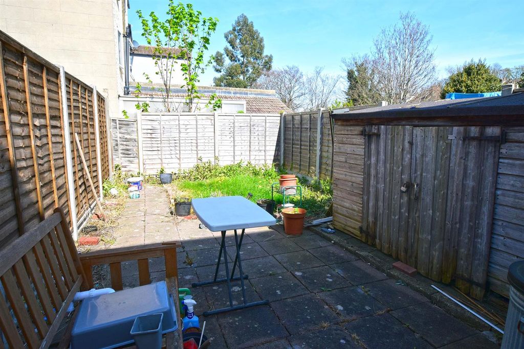 Property photo 2 of 11