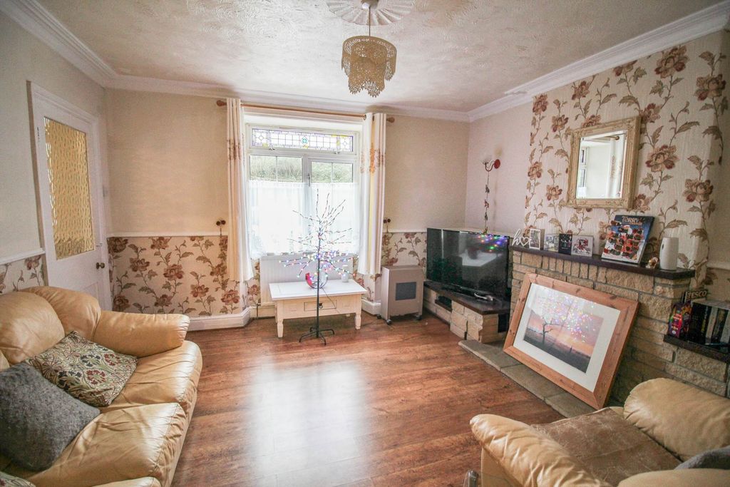 Property photo 3 of 24