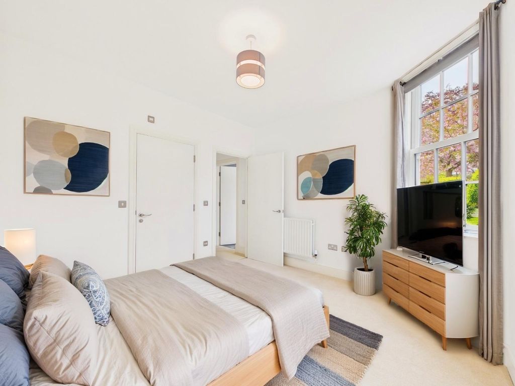 Property photo 3 of 13 761588
